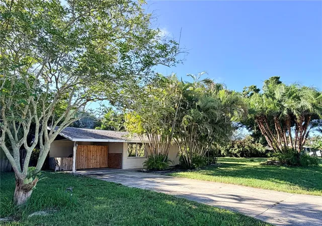 Photo 1 of Single family home for sale at 225 Magnolia Rd, Venice, FL 34293 | MLS# N6145890 | Listing updated on 2026-09-24
