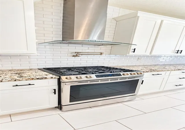 Photo 4 of Single family home for sale at 313 Merin Ct, Winter Garden, FL 34787 | MLS# O6444052 | Listing updated on 2026-10-21