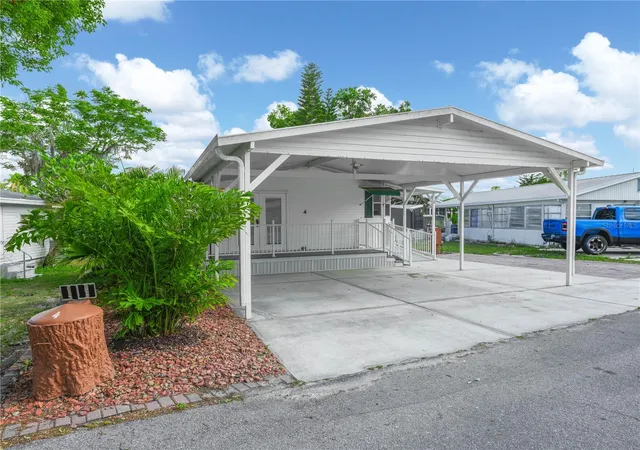 Photo 3 of Manufactured home for sale at 4 Stonefly Cir, Lake Wales, FL 33898 | MLS# K4903812 | Listing updated on 2026-09-24