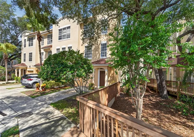 Photo 4 of Townhouse for sale at 3186 Bayshore Oaks Dr, Tampa, FL 33611 | MLS# TB8551292 | Listing updated on 2026-09-29