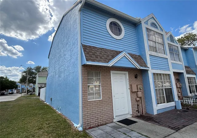 Photo 2 of Townhouse for sale at 11116 Alderly Cmns Ct, Orlando, FL 32837 | MLS# O6444058 | Listing updated on 2026-09-23