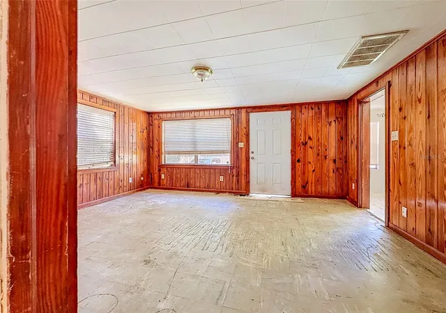 Photo 3 of Single family home for sale at 331 Marie St, Palm Harbor, FL 34683 | MLS# TB8551295 | Listing updated on 2026-09-30