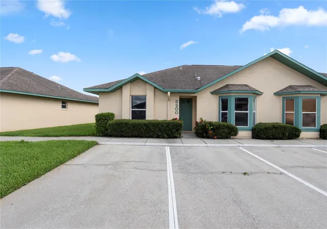Photo 3 of Townhouse for sale at 3200 Villa Way Cir, Saint Cloud, FL 34769 | MLS# O6444065 | Listing updated on 2026-09-23