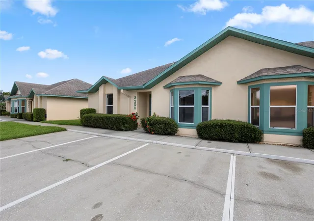 Photo 4 of Townhouse for sale at 3200 Villa Way Cir, Saint Cloud, FL 34769 | MLS# O6444065 | Listing updated on 2026-09-23