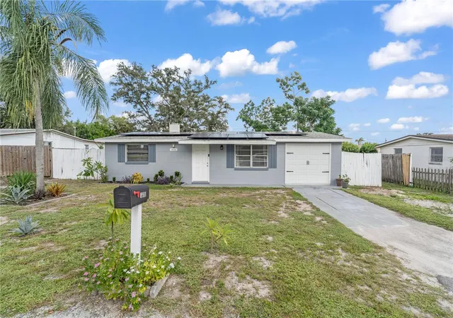 Photo 1 of Single family home for sale at 1400 Jennings Dr, Holiday, FL 34690 | MLS# TB8551298 | Listing updated on 2026-09-24