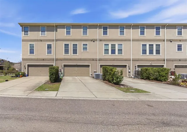Photo 1 of Townhouse for sale at 10814 Sunset Ridge Ln, Orlando, FL 32832 | MLS# O6444066 | Listing updated on 2026-09-23