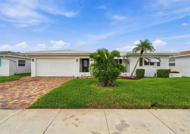 Photo 1 of Condo for sale at 3659 100th Terrace N #4, Pinellas Park, FL 33782 | MLS# TB8551303 | Listing updated on 2026-10-04