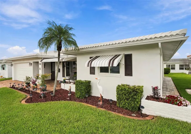 Photo 2 of Condo for sale at 3659 100th Terrace N #4, Pinellas Park, FL 33782 | MLS# TB8551303 | Listing updated on 2026-10-04