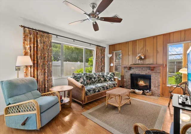 Photo 4 of Single family home for sale at 3378 Kenmore Dr, Sarasota, FL 34231 | MLS# A4707091 | Listing updated on 2026-09-24