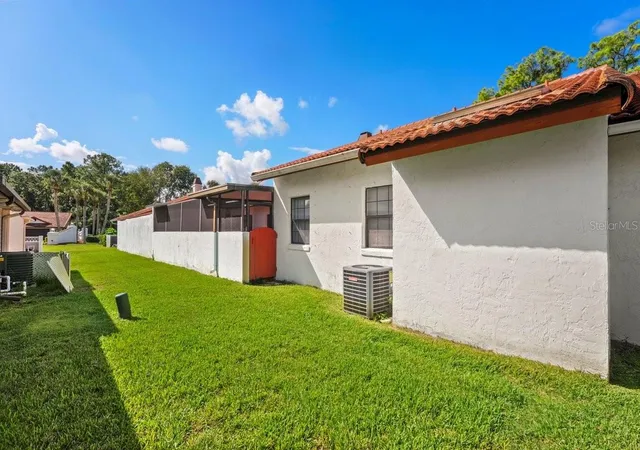 Photo 3 of Single family home for sale at 105 Oyster Catcher Ct, Daytona Beach, FL 32119 | MLS# V4951447 | Listing updated on 2026-10-04