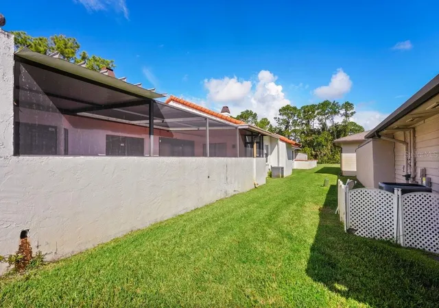 Photo 4 of Single family home for sale at 105 Oyster Catcher Ct, Daytona Beach, FL 32119 | MLS# V4951447 | Listing updated on 2026-10-04