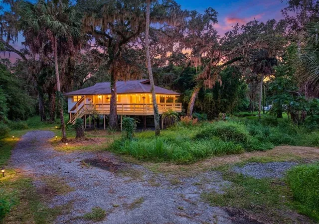 Photo 1 of Single family home for sale at 4417 River Dr, Valrico, FL 33596 | MLS# TB8551313 | Listing updated on 2026-09-24