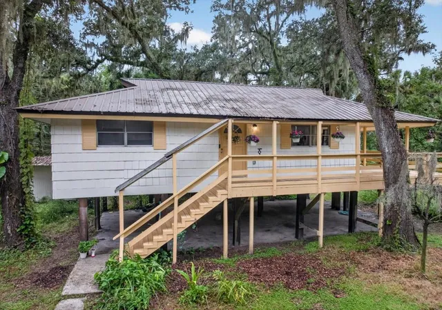 Photo 4 of Single family home for sale at 4417 River Dr, Valrico, FL 33596 | MLS# TB8551313 | Listing updated on 2026-09-24