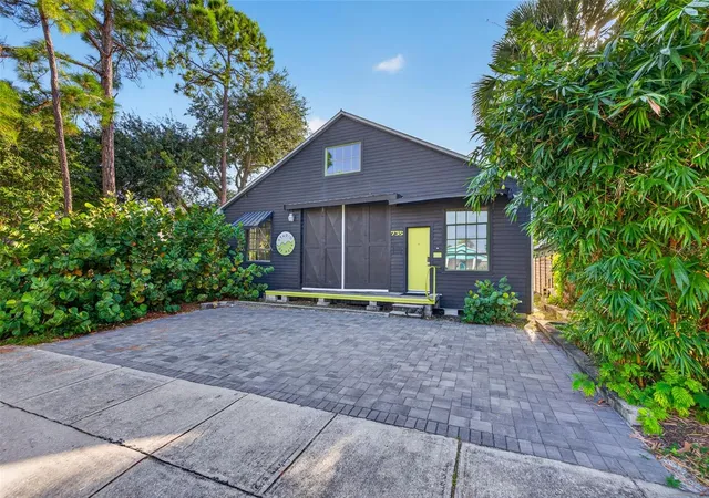 Photo 1 of Single family home for sale at 735 17th Street N, Saint Petersburg, FL 33713 | MLS# TB8551315 | Listing updated on 2026-09-24