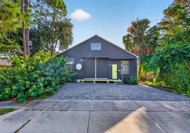 Photo 2 of Single family home for sale at 735 17th Street N, Saint Petersburg, FL 33713 | MLS# TB8551315 | Listing updated on 2026-09-24