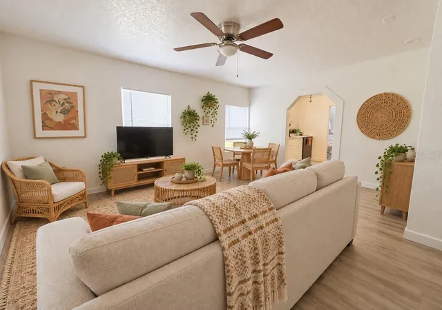 Photo 3 of Single family home for sale at 905 Nicholson St, Clearwater, FL 33755 | MLS# G5118154 | Listing updated on 2026-09-23
