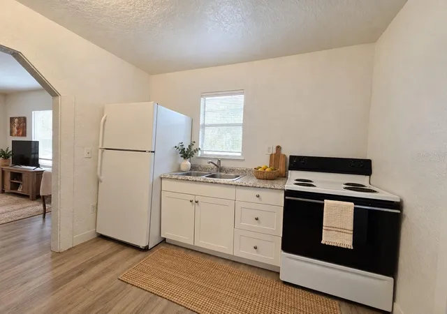 Photo 4 of Single family home for sale at 905 Nicholson St, Clearwater, FL 33755 | MLS# G5118154 | Listing updated on 2026-09-23