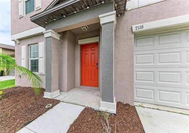 Photo 4 of Single family home for sale at 7116 Fern Garden Ct, Sun City Center, FL 33573 | MLS# A4707097 | Listing updated on 2026-10-04