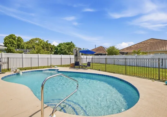 Photo 2 of Single family home for sale at 7201 11th Avenue W, Bradenton, FL 34209 | MLS# A4707098 | Listing updated on 2026-10-05