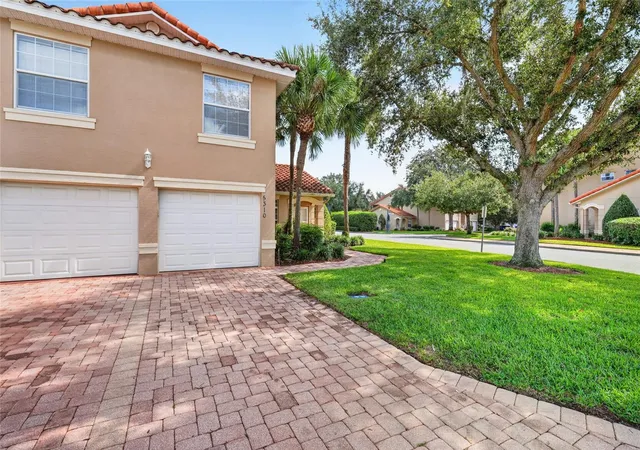 Photo 3 of Condo for sale at 5310 Bowline Ct #1, Oxford, FL 34484 | MLS# G5118155 | Listing updated on 2026-09-24
