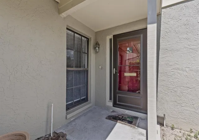 Photo 3 of House for sale at 1 Windrush Bay Dr, Tarpon Springs, FL 34689 | MLS# TB8551335 | Listing updated on 2026-10-05