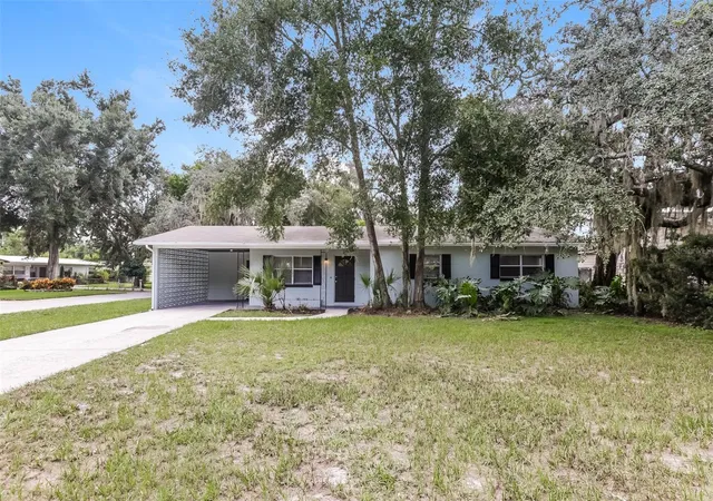 Photo 2 of Single family home for sale at 7602 Pine Hl Dr, Tampa, FL 33617 | MLS# TB8551337 | Listing updated on 2026-09-24