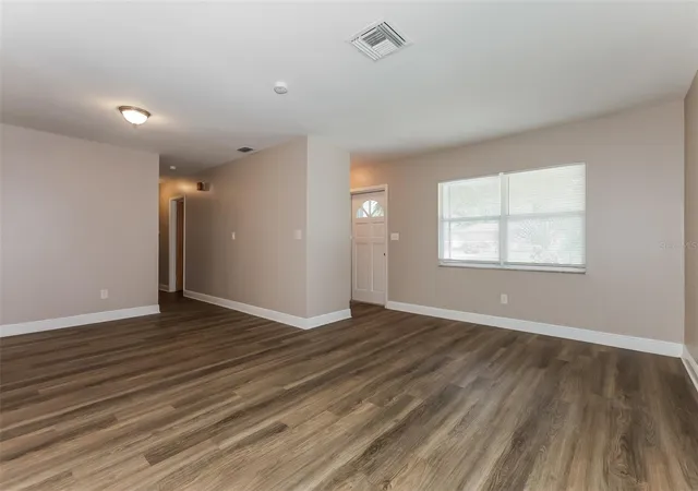 Photo 4 of Single family home for sale at 7602 Pine Hl Dr, Tampa, FL 33617 | MLS# TB8551337 | Listing updated on 2026-09-24