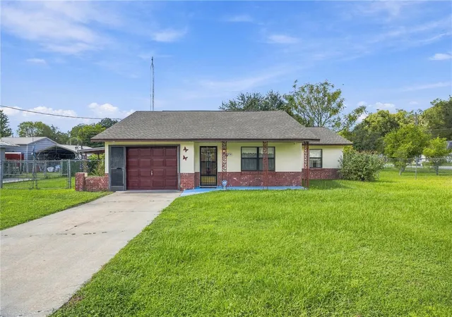 Single family home for sale at 11714 SE 71st Terrace Rd, BELLEVIEW, FL 34420 | MLS# G5118156