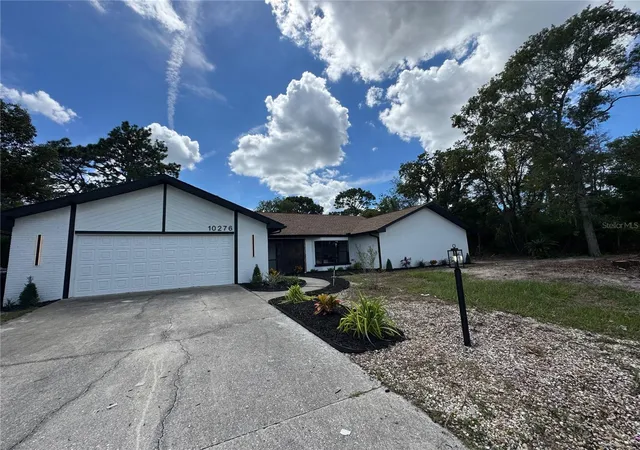 Photo 2 of Single family home for sale at 10276 Elgin Blvd, Spring Hill, FL 34608 | MLS# TB8551342 | Listing updated on 2026-09-25
