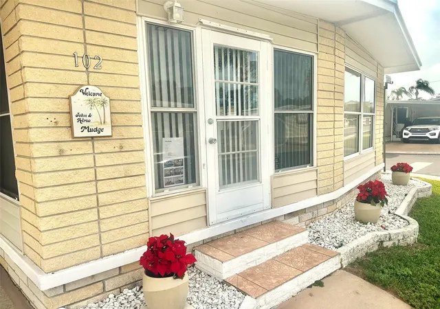 Photo 1 of Manufactured home for sale at 2000 E Bay Dr #102, Largo, FL 33771 | MLS# TB8551344 | Listing updated on 2026-09-25