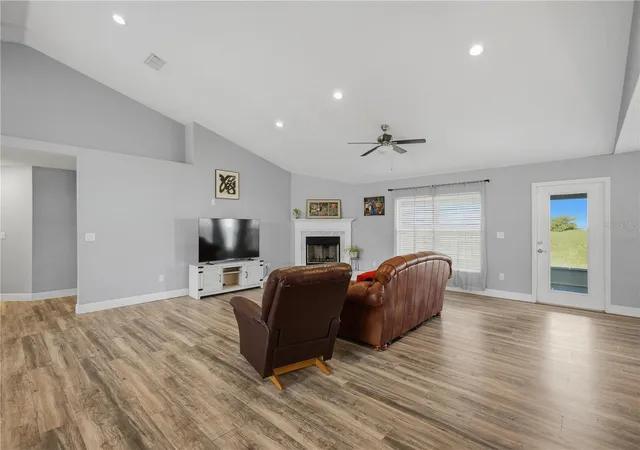 Photo 4 of Single family home for sale at 6875 SE 11th Place, Ocala, FL 34472 | MLS# OM732749 | Listing updated on 2026-09-23