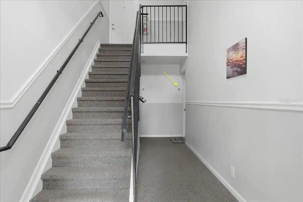 Listing Photo 2 - Condo for sale in 111 Seahorse Dr Se located at 111 Seahorse Dr Se, St Petersburg, FL 33705 - Unit 111 Seahorse Dr SE