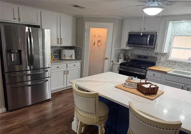 Photo 2 of Manufactured home for sale at 109 N Saint Thomas Cir, Apollo Beach, FL 33572 | MLS# TB8551352 | Listing updated on 2026-10-04