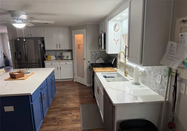 Photo 3 of Manufactured home for sale at 109 N Saint Thomas Cir, Apollo Beach, FL 33572 | MLS# TB8551352 | Listing updated on 2026-10-04