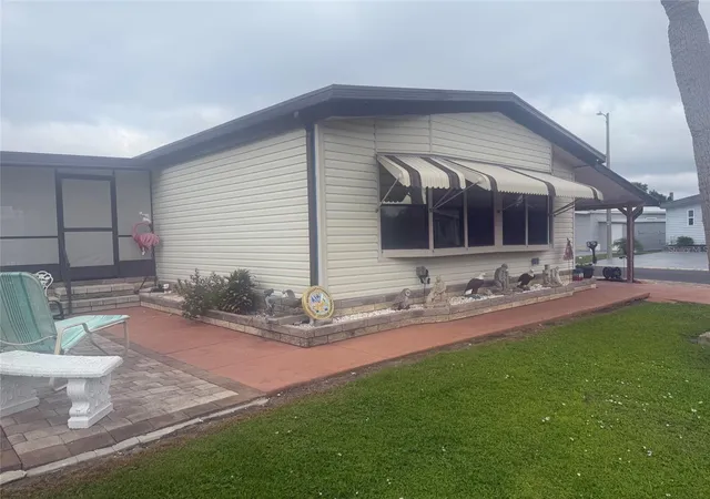 Photo 4 of Manufactured home for sale at 109 N Saint Thomas Cir, Apollo Beach, FL 33572 | MLS# TB8551352 | Listing updated on 2026-10-04