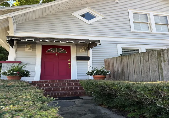 Photo 1 of Single family home for sale at 950 10th Street N, Saint Petersburg, FL 33705 | MLS# TB8551354 | Listing updated on 2026-10-06