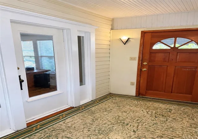 Photo 4 of Single family home for sale at 950 10th Street N, Saint Petersburg, FL 33705 | MLS# TB8551354 | Listing updated on 2026-10-06
