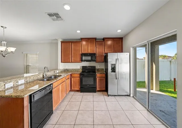 Photo 4 of Single family home for sale at 1904 Hawks View Dr, Ruskin, FL 33570 | MLS# O6444100 | Listing updated on 2026-09-25