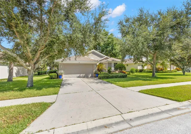 Photo 3 of Single family home for sale at 1527 River Ct, Tarpon Springs, FL 34689 | MLS# TB8551356 | Listing updated on 2026-09-23