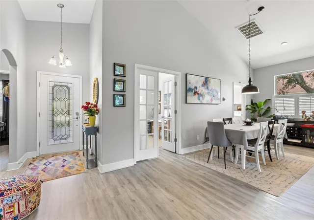 Photo 4 of Single family home for sale at 1527 River Ct, Tarpon Springs, FL 34689 | MLS# TB8551356 | Listing updated on 2026-09-23