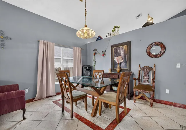 Photo 3 of Single family home for sale at 268 Easton Cir, Oviedo, FL 32765 | MLS# O6444108 | Listing updated on 2026-10-07