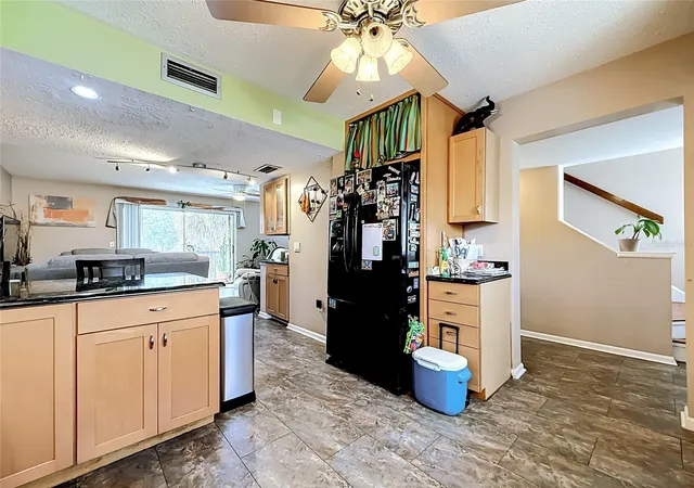 Listing Photo 5 - Condo for sale in building located at 6305 Newtown Cir, TAMPA, FL 33615 - Unit #5B4