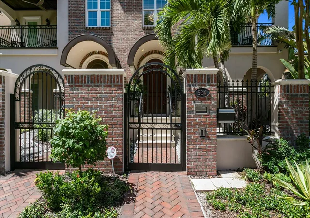 Photo 3 of Single family home for sale at 524 Beach Dr NE, Saint Petersburg, FL 33701 | MLS# TB8551366 | Listing updated on 2026-10-01