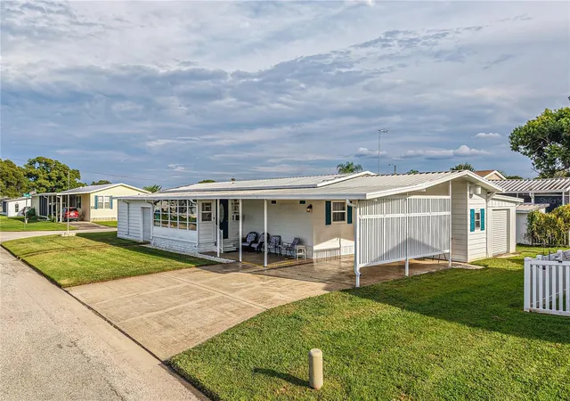 Photo 2 of Manufactured home for sale at 5421 Mohawk St, Zephyrhills, FL 33542 | MLS# TB8551368 | Listing updated on 2026-10-02