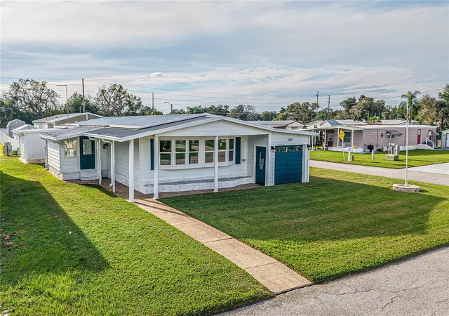 Photo 3 of Manufactured home for sale at 5421 Mohawk St, Zephyrhills, FL 33542 | MLS# TB8551368 | Listing updated on 2026-10-02