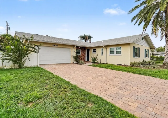 Photo 2 of Single family home for sale at 2818 Ambergate Rd, Winter Park, FL 32792 | MLS# O6444112 | Listing updated on 2026-09-25