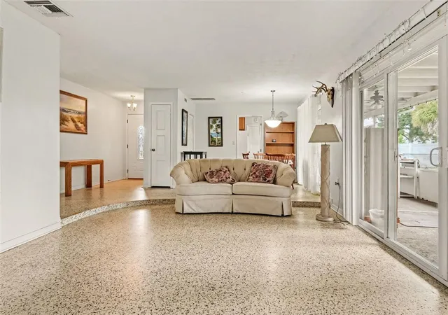 Photo 3 of Single family home for sale at 2818 Ambergate Rd, Winter Park, FL 32792 | MLS# O6444112 | Listing updated on 2026-09-25