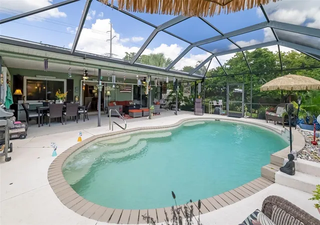 Photo 2 of Single family home for sale at 3012 Hyde Park St, Sarasota, FL 34239 | MLS# A4707110 | Listing updated on 2026-10-04