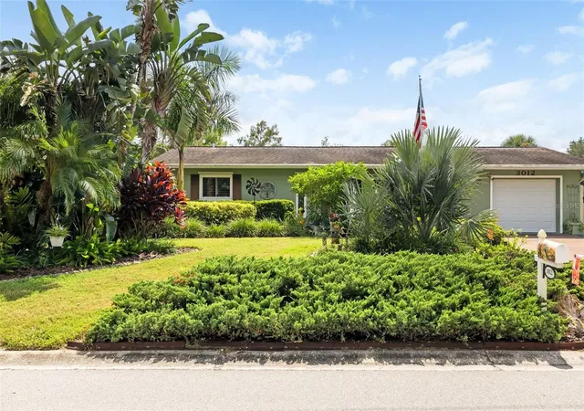 Photo 1 of Single family home for sale at 3012 Hyde Park St, Sarasota, FL 34239 | MLS# A4707110 | Listing updated on 2026-10-09