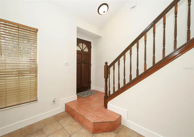 Photo 3 of Single family home for sale at 1093 Kelly Crk Cir, Oviedo, FL 32765 | MLS# O6444117 | Listing updated on 2026-10-06